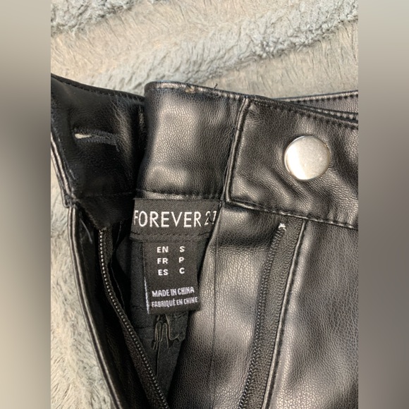 Faux leather pants Forever 21 - Picture 2 of 2